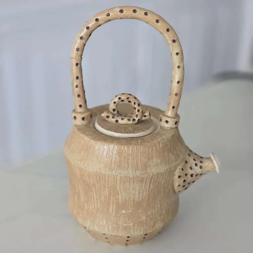 Madeline Stahl Signed Pottery Handmade Tea pot with‎ lid Beige Dotted